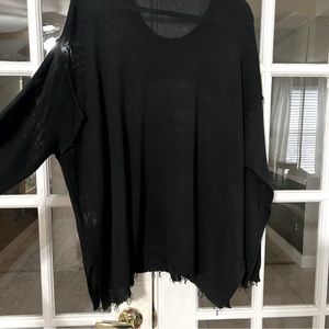 Fun Talulah sweater! Size L, oversized and perfect for jeans or leggings.